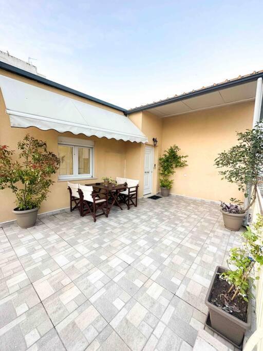 Sunny Rooftop House *